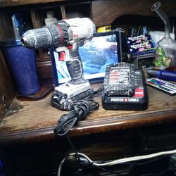 PORTER CABLE 20 VOLT CORDLESS DRILL 