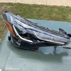 OEM | 2022-2024 Toyota Corolla Cross Full LED Headlight Right Passenger side