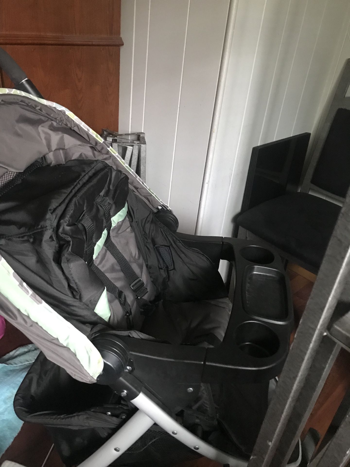 Graco stroller with matching car seat and base