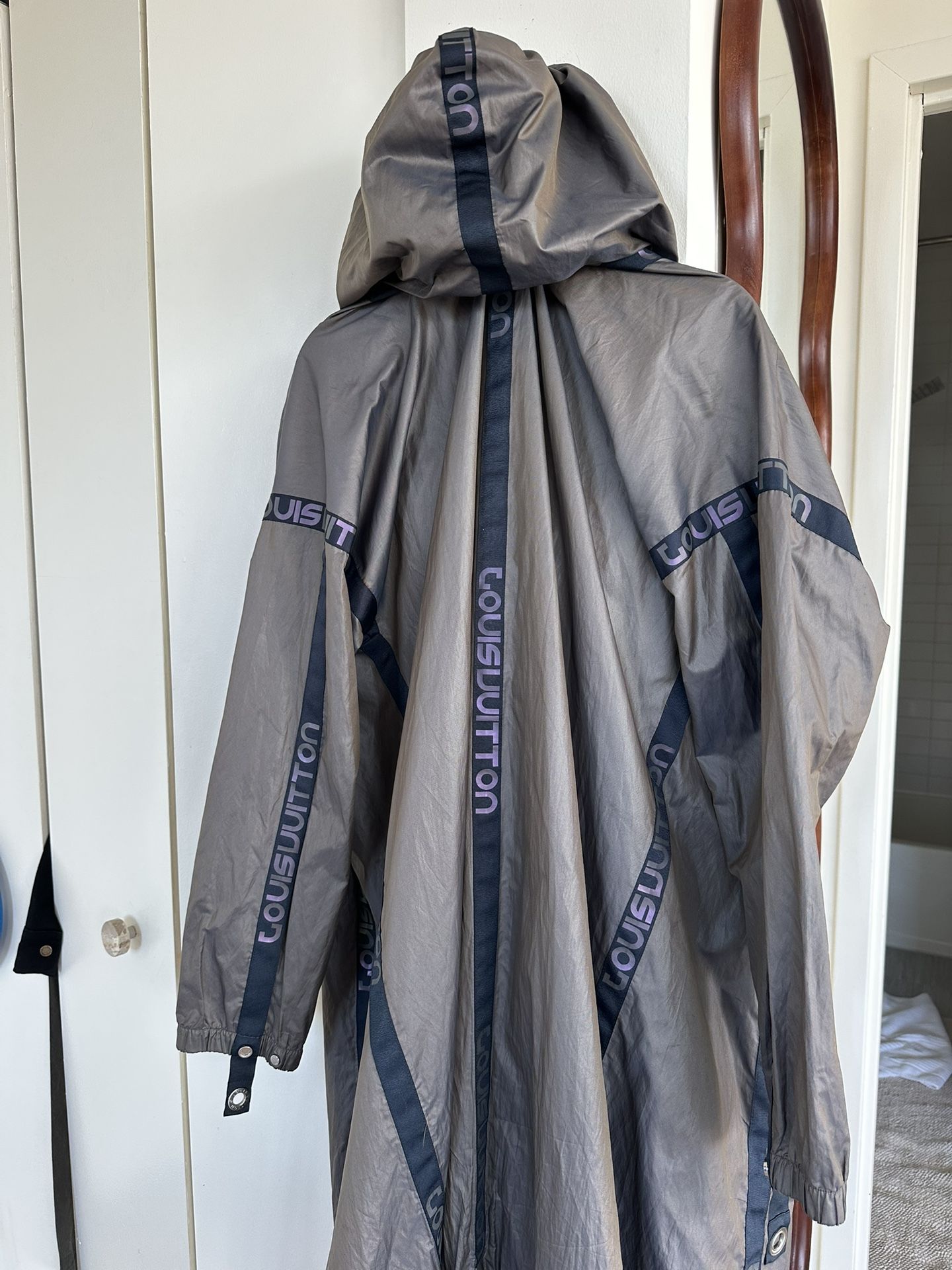 LOUIS VUITTON - REFLECTIVE PARKA FISHTAIL COAT