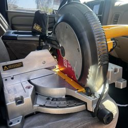 12” Corded dewalt Mitor Saw 