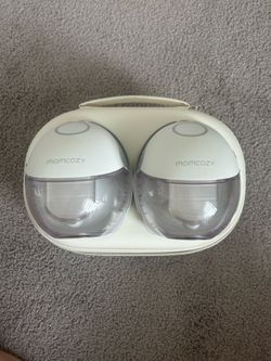 Momcozy M6 Breast Pump plus Free Milk Storage Bags