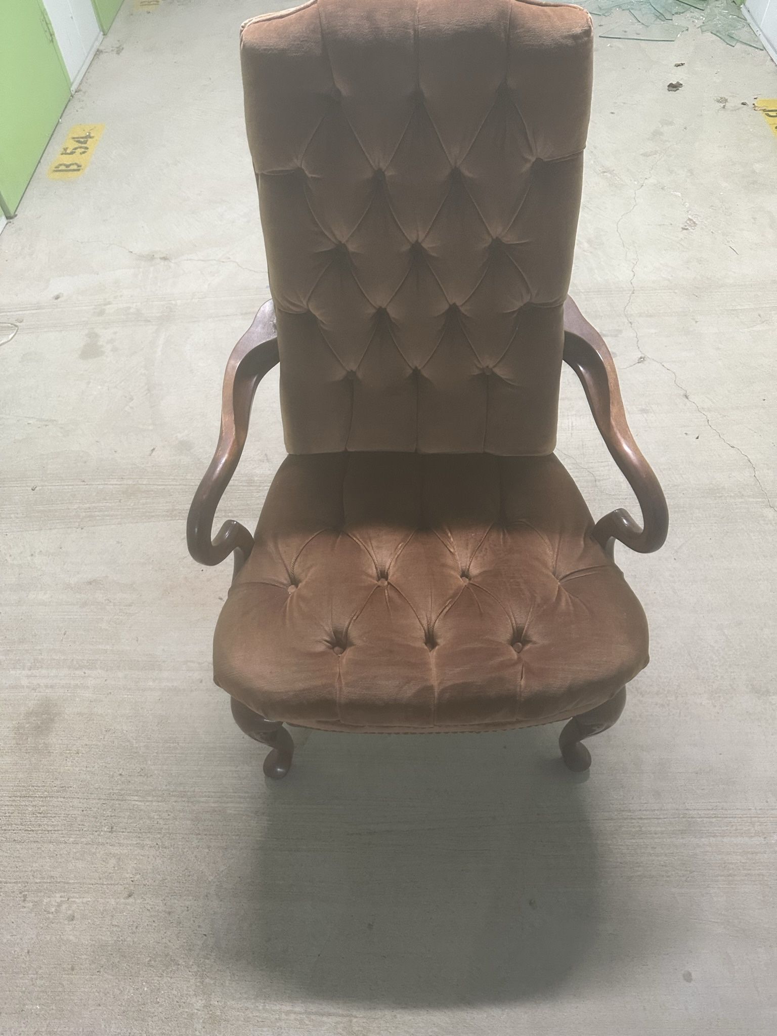 Antique living room chair 