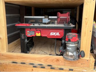 Table top router table and router.