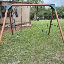Sturdy Constructed Swing Set