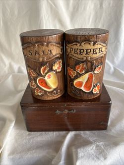 Vintage Treasure Craft Apple & Pear Salt Pepper Shakers 1970's