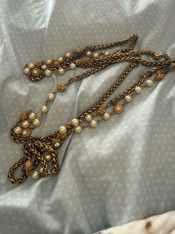 Long pearl necklace
