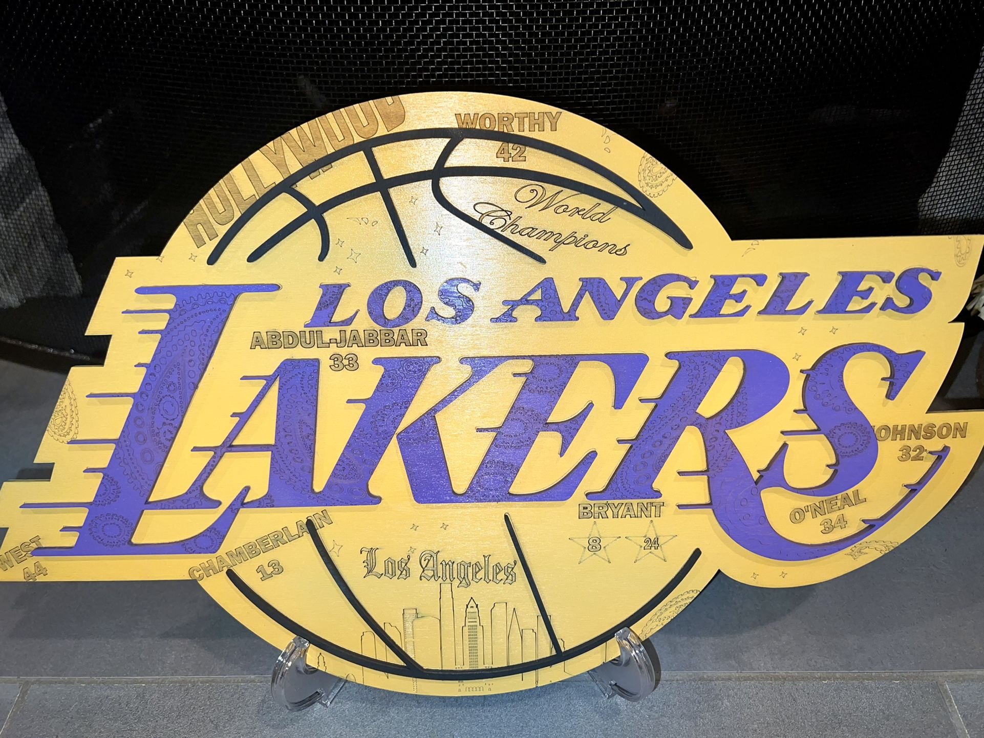 Lakers Sign