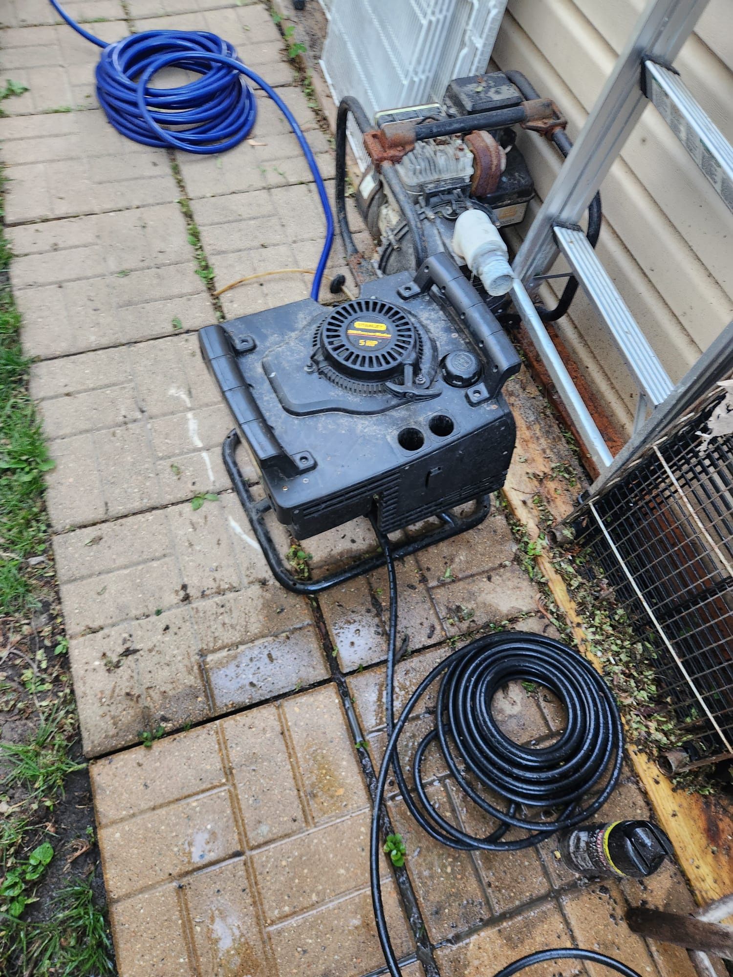 Power washer. 2350 psi.