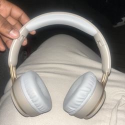 Beats Solo Pros