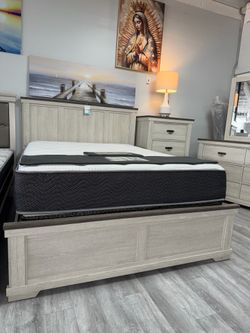 Modern White Queen Bedrooms Set  - $799