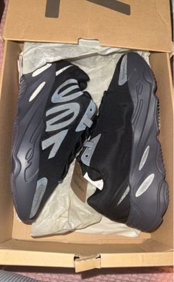 Yeezy 700 MNVN