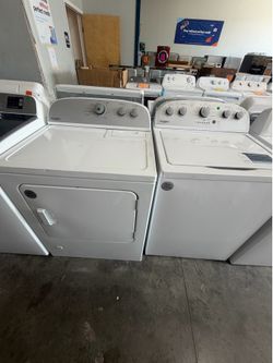 Whirlpool set washer and electric dryer working like new
