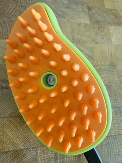 3 In 1 Steamy Pet Steam Silicone Brush, Massage and Brush Cats or Dogs Just Charge & Fill with Water & Brush Your Pet