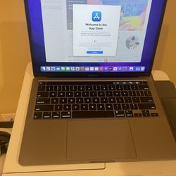 2020 Macbook Pro 13 1.4Ghz 8GB 256GB Like New