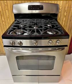 Stove Gas G.E 5 Burners $200