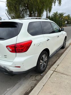 2017 Nissan Pathfinder