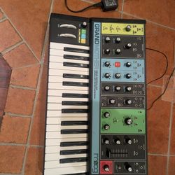 moog grand mother semi-modularanalog synthesiser