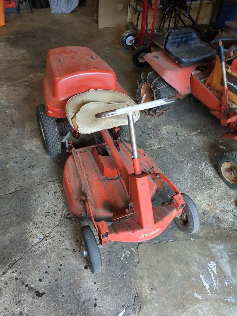 Simplicity Wonder Boy 400 Antique Mower