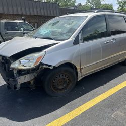 2004 Toyota Sienna LE PARTS