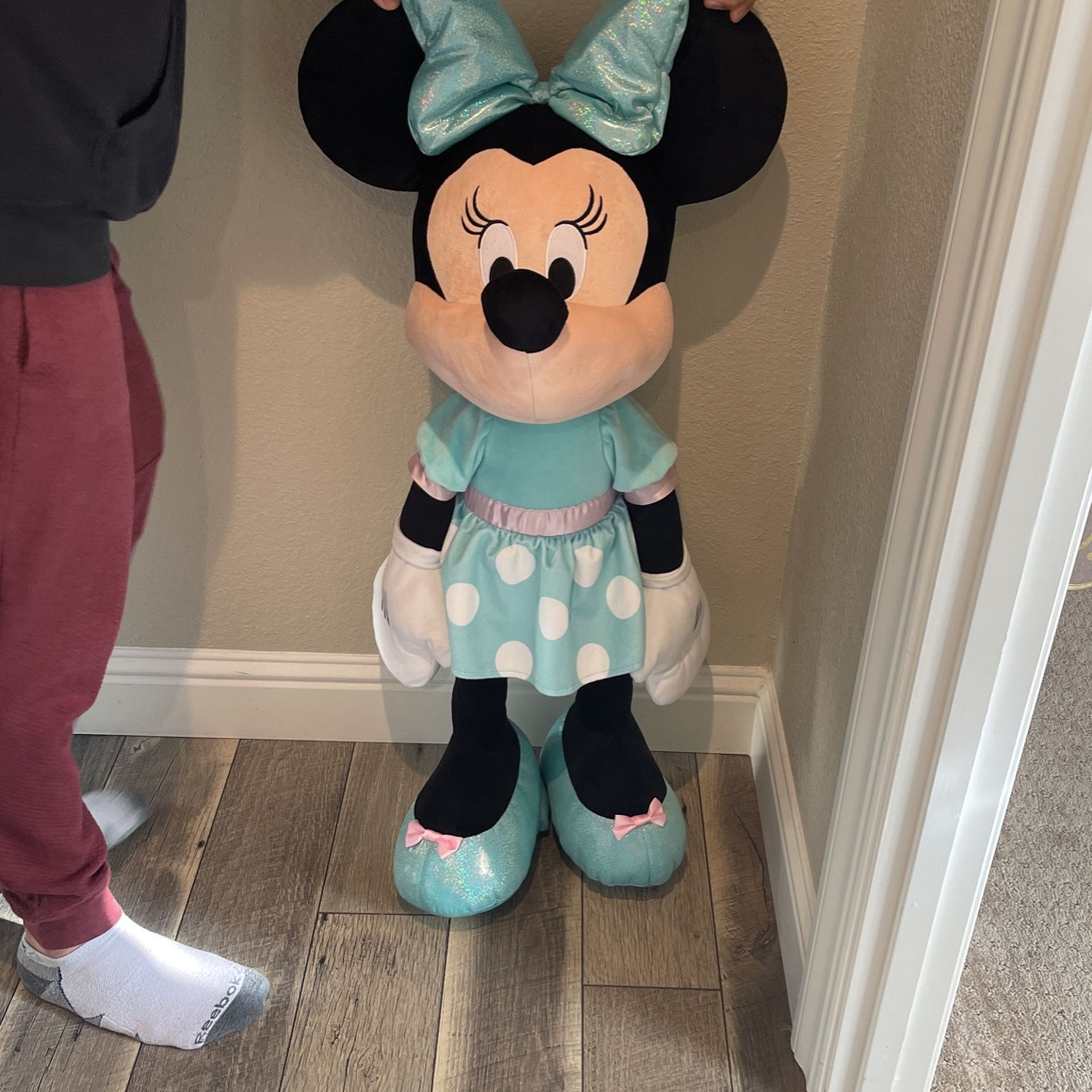 Minnie Mouse Giant Plush 40 Inches Tall