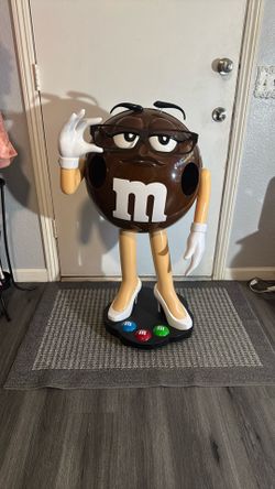 m&m’s Ms. Brown Rolling Cart 