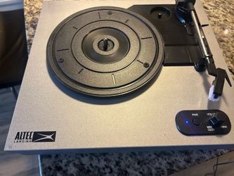 Altec Lansing ALT-500 Classic Turn Bluetooth Turntan