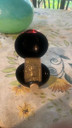 Pokémon Poké Ball with Gold Foil Card