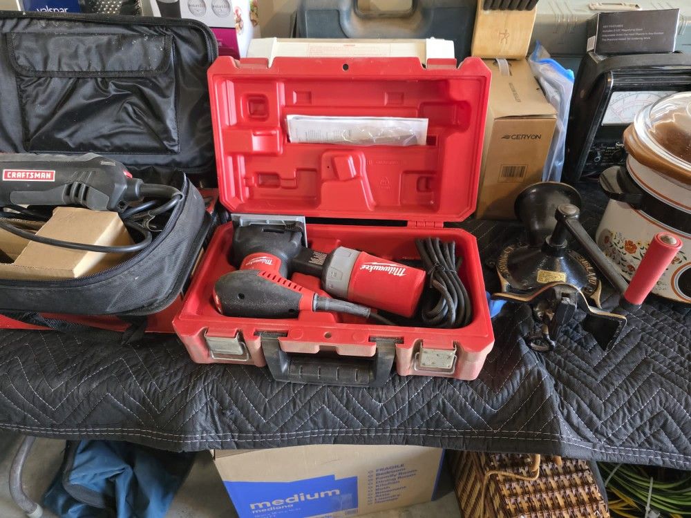 Milwaukee 1/4" Sheet Sander