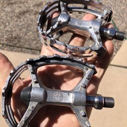 OG VICTOR CAGE PEDALS 1/2 Oldschool