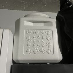 Dog Container