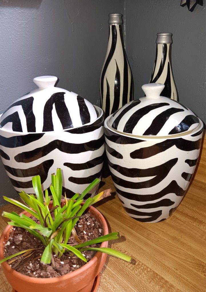 $30 Canister And Bottle Set
