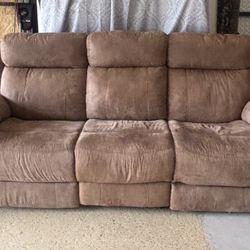 3-Seater Reclining Couch w/ Side Console & Cup Holder 
