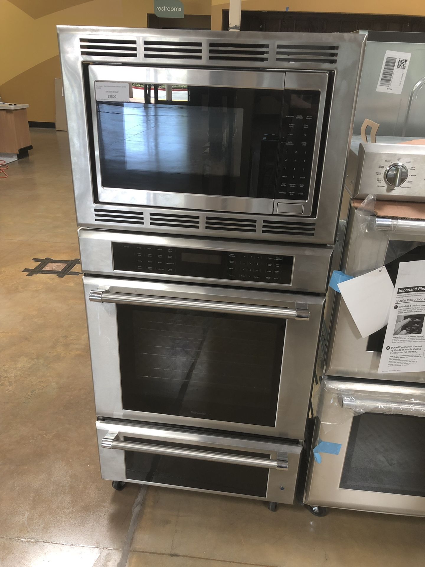 Triple wall oven Thermador MEDMCW31JP
