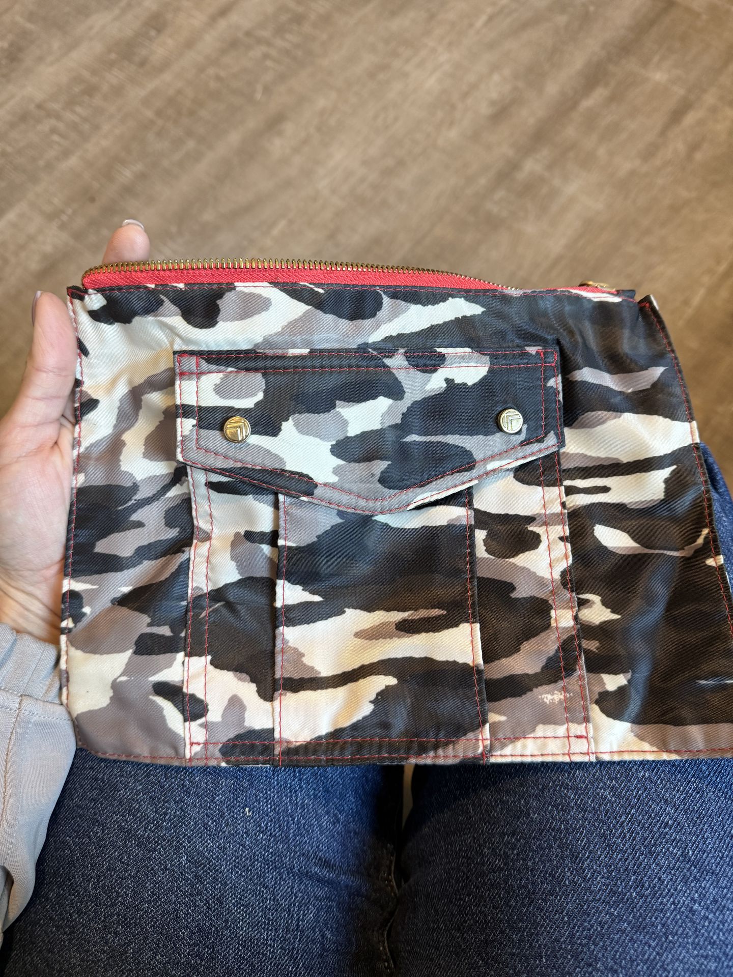 🖤 Trina Turk Camo Clutch / Cosmetic Pouch