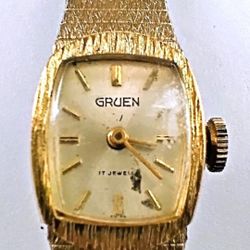 Gruen Women  Wacht  10 K Gold Filled  Working  Good  Vintage 