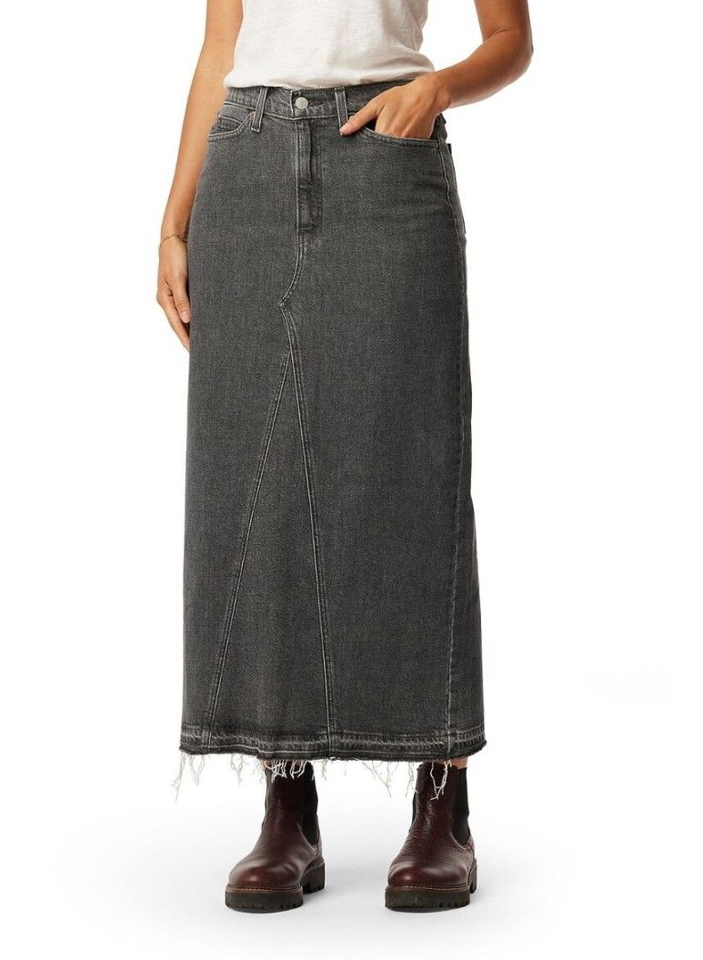 Very Trendy & Cute Levi's Black Rinse Denim Maxi Skirt With Back Slit