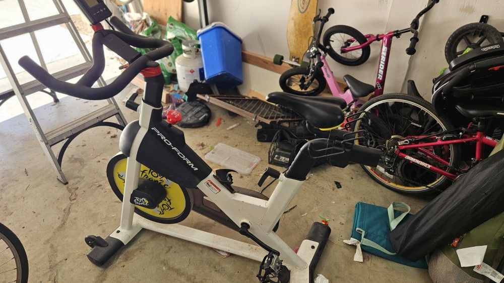 Pro-Form Tour De France Exercise Bike