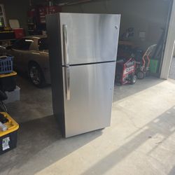 GE FRIDGE 