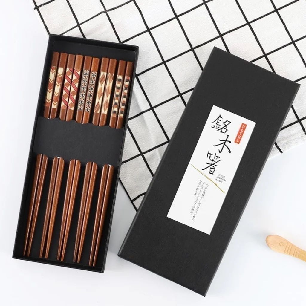 Handmade Japanese Chopsticks Reusable Natural Wooden Chopstick with Box, 5 Pairs Gift Set