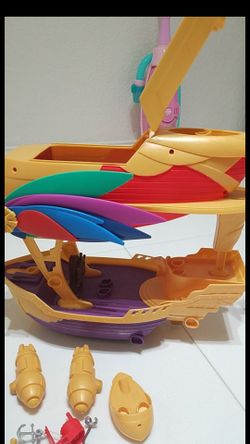 Like new, aolo se saco del empaque a mi niña no le gustó