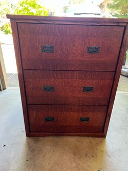 Mission Style Oak 3-Drawer Chest Dresser