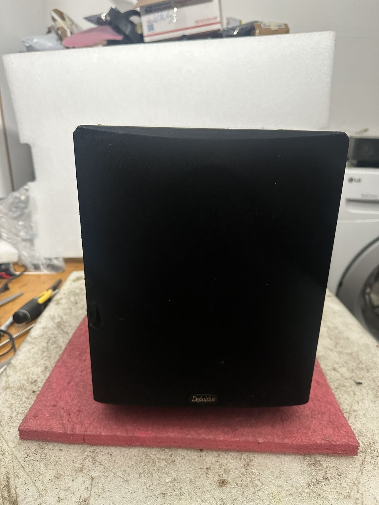 Definitive Technology ProSub 800 Subwoofer ( Doesn’t power on)