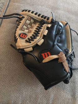 Youth baseball glove