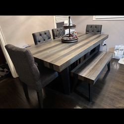 Dining Table And Chairs Set 