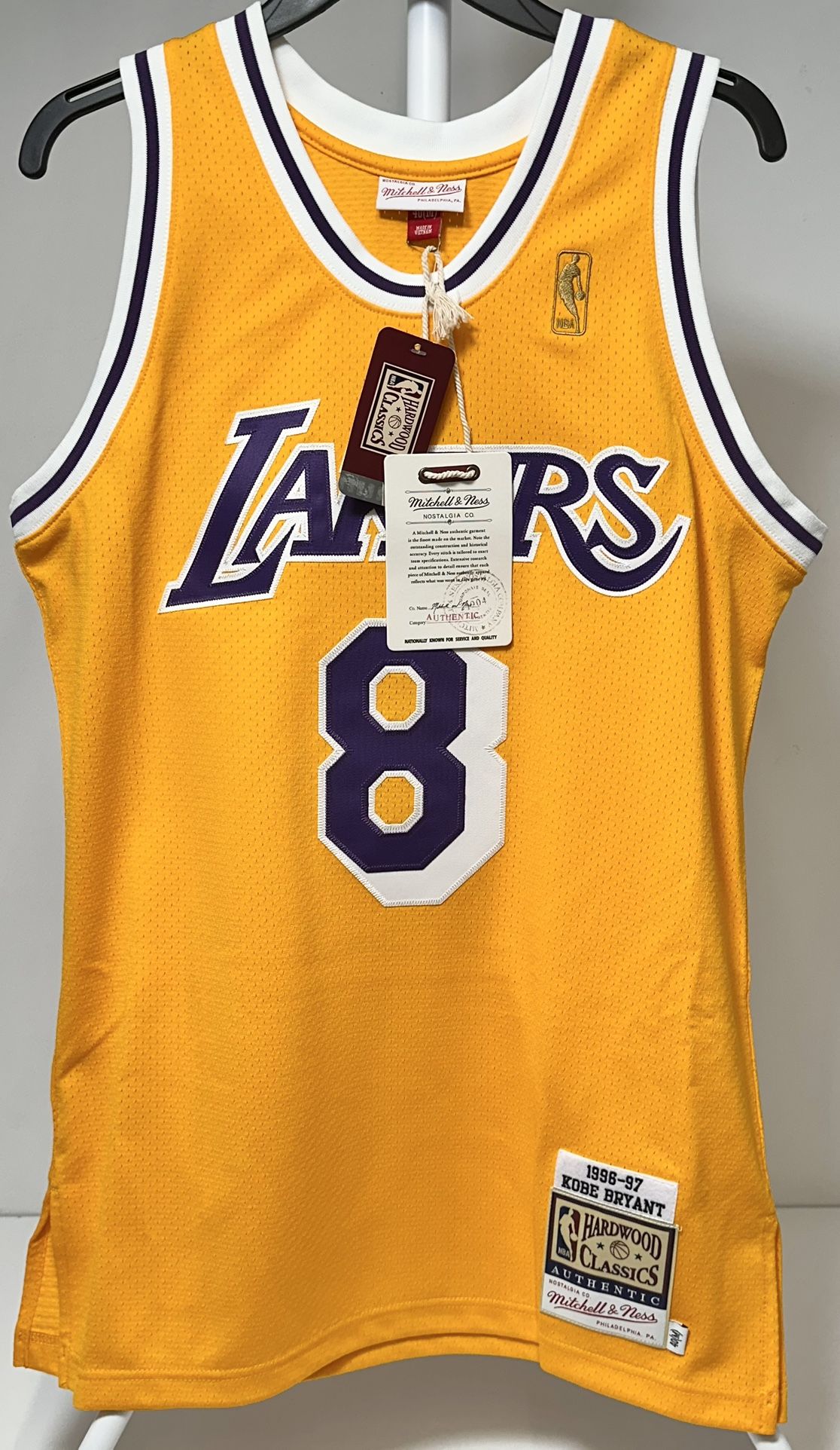 NWT Mitchell & Ness 1996/97 Kobe Bryant LA Lakers Gold Basketball Jersey Sz 40 M