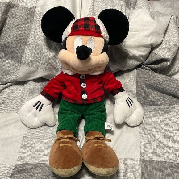 Disney Store Winter Mickey 2017 exclusive 