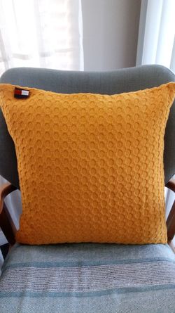 Throw/Accent/Decorative Pillow Cover (Tommy Hilfiger)