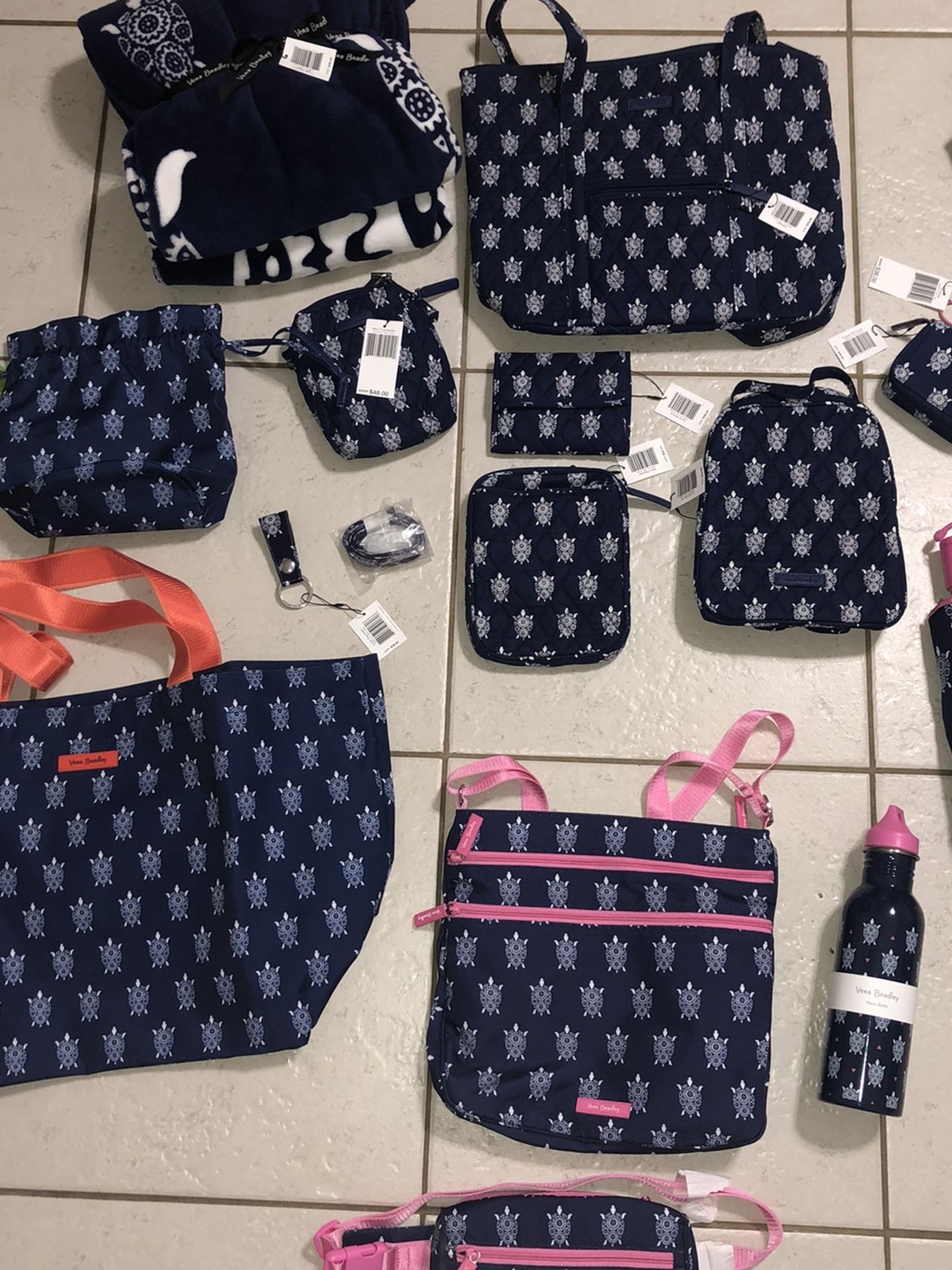 Vera Bradley turtle print beach set tlarge Tote drifit,Mini Tote,Umbrella, water Tumblr, blanket, travel pill bottle, keychain, And Much more