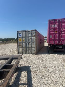 Moving? Need Storage? Shipping Containers are the solution! 🤩 Message for a FREE quote!